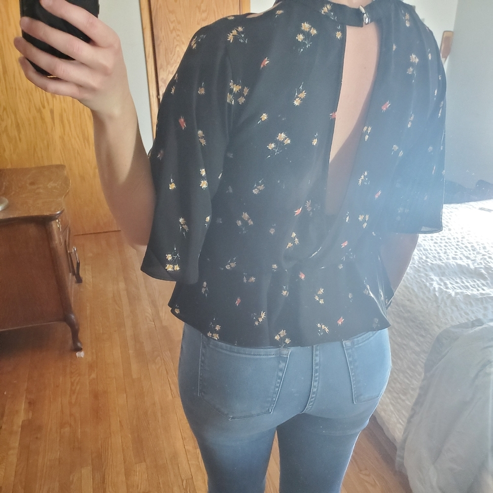 Floral top - Picture 4 of 4